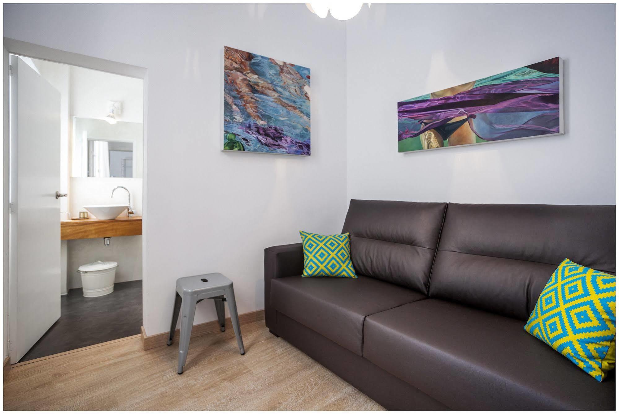 Cheap & Chic Hotel Ciutadella  Bagian luar foto