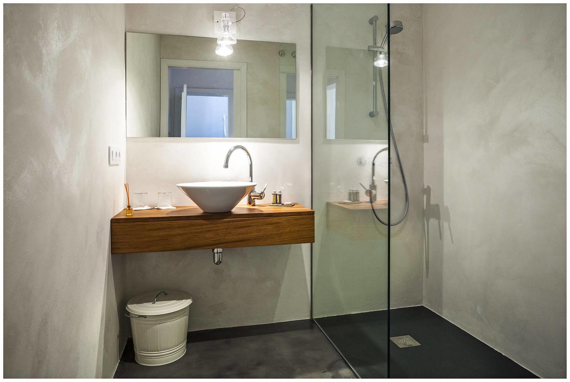Cheap & Chic Hotel Ciutadella  Bagian luar foto