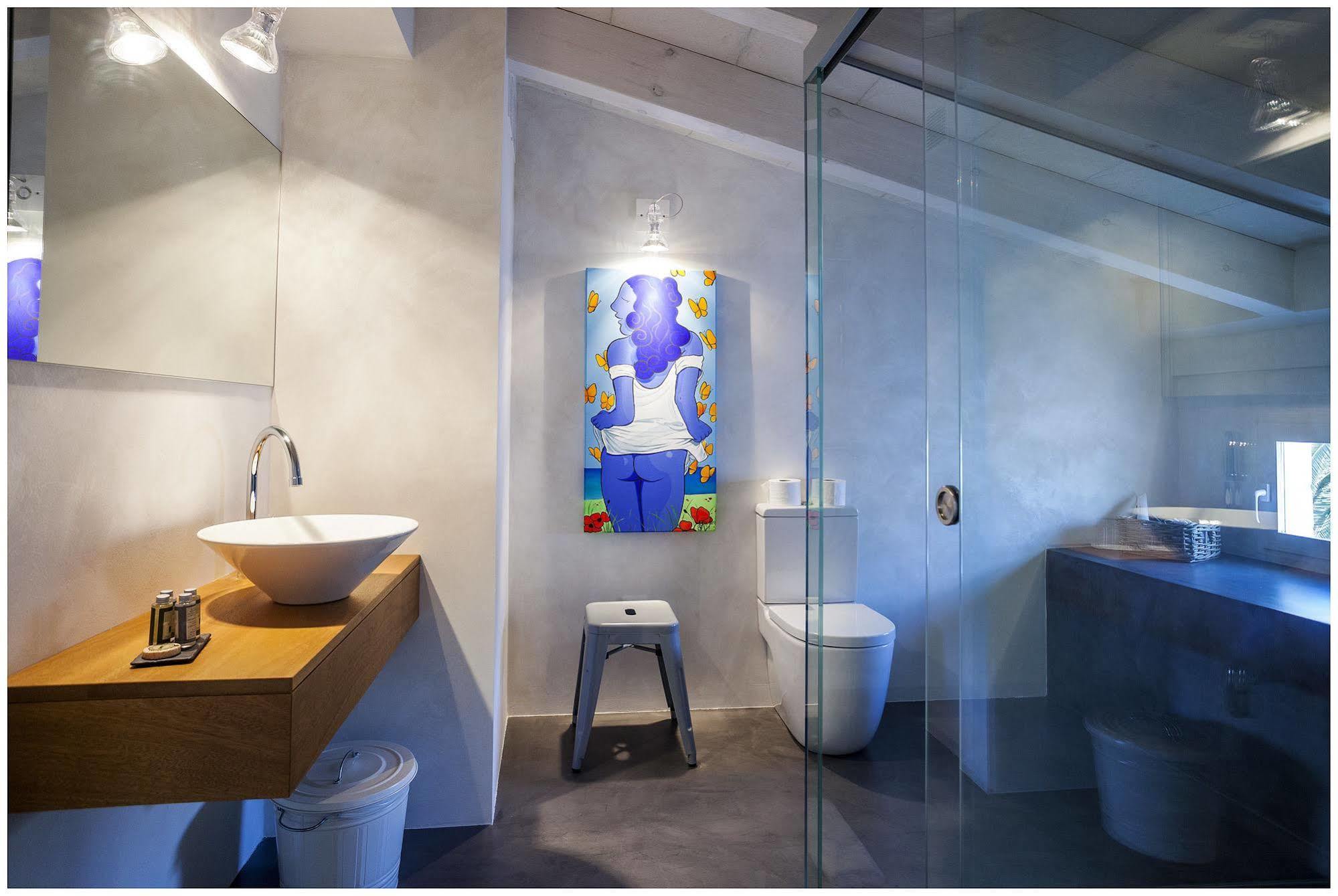 Cheap & Chic Hotel Ciutadella  Bagian luar foto