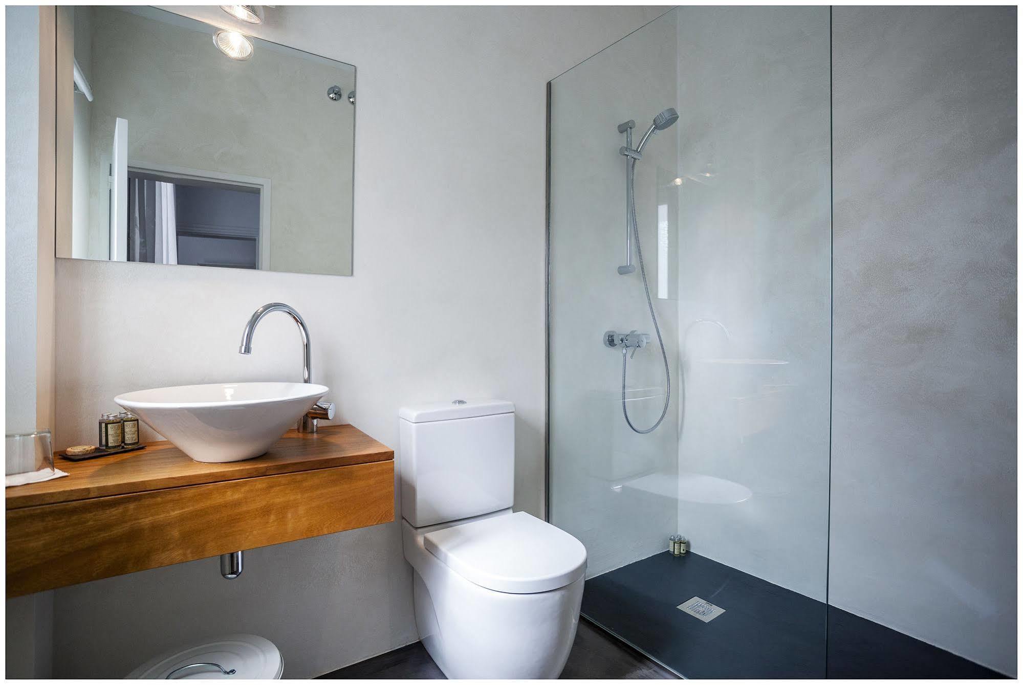 Cheap & Chic Hotel Ciutadella  Bagian luar foto