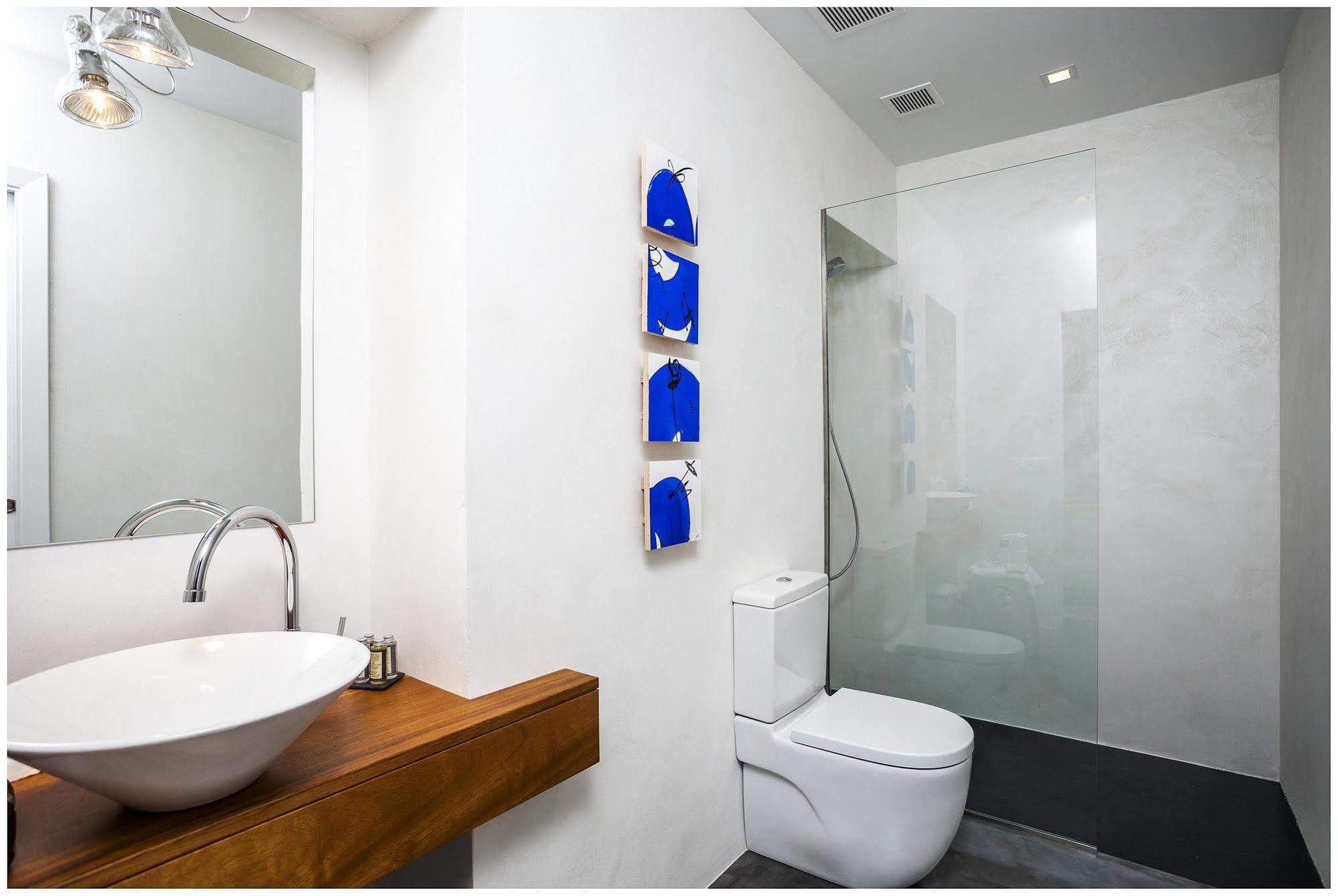 Cheap & Chic Hotel Ciutadella  Bagian luar foto
