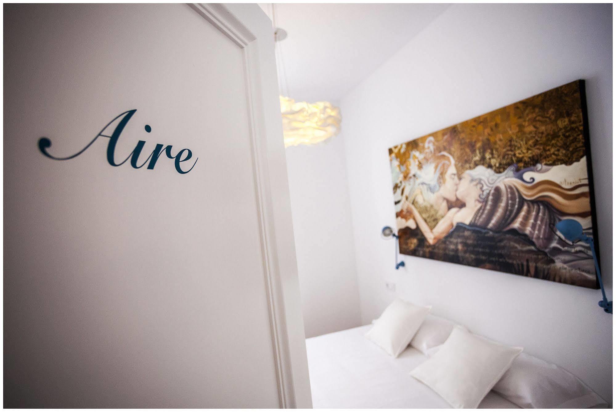 Cheap & Chic Hotel Ciutadella  Bagian luar foto