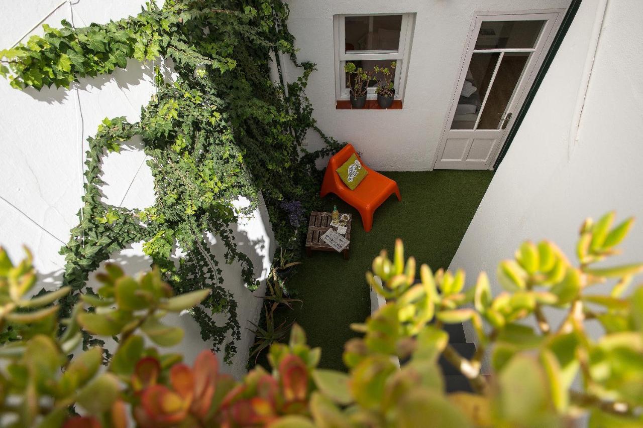 Cheap & Chic Hotel Ciutadella  Bagian luar foto