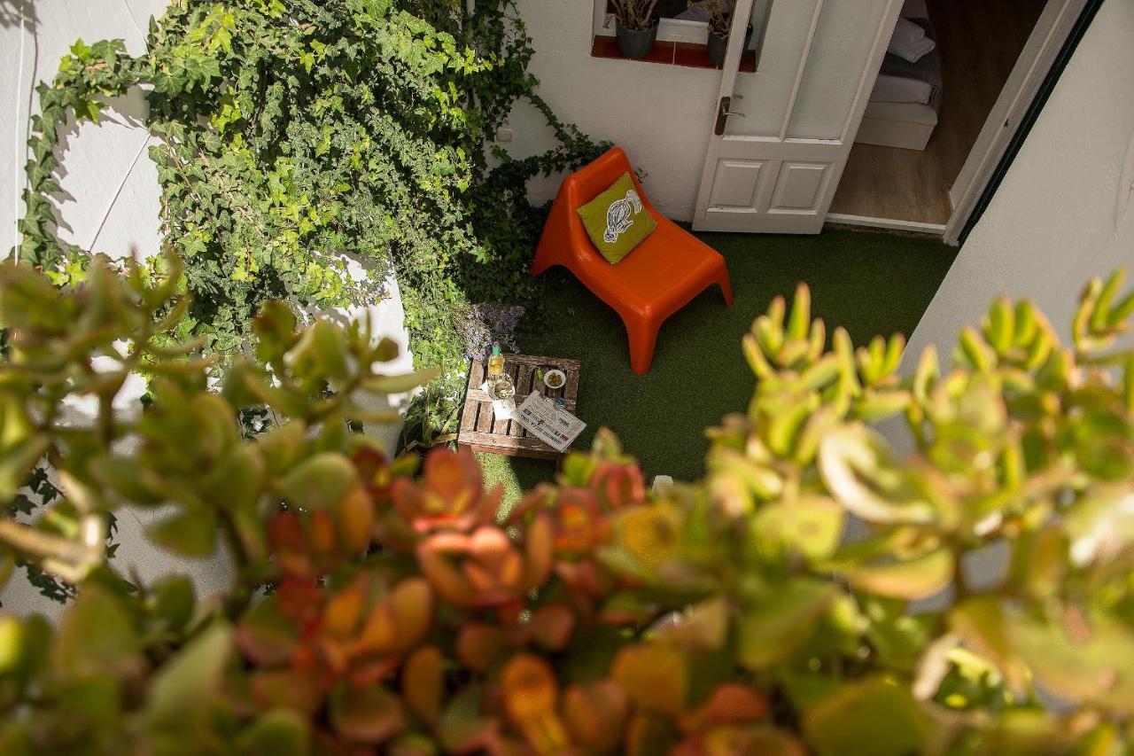 Cheap & Chic Hotel Ciutadella  Bagian luar foto