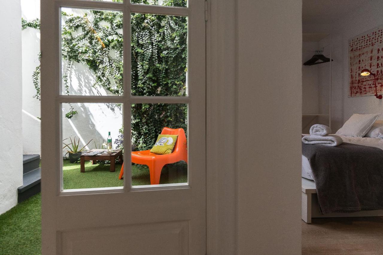 Cheap & Chic Hotel Ciutadella  Bagian luar foto