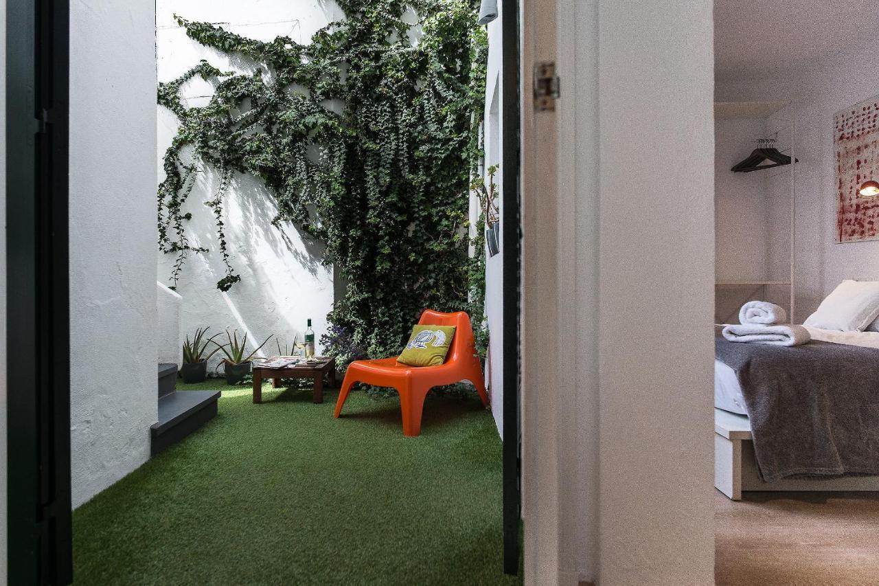 Cheap & Chic Hotel Ciutadella  Bagian luar foto